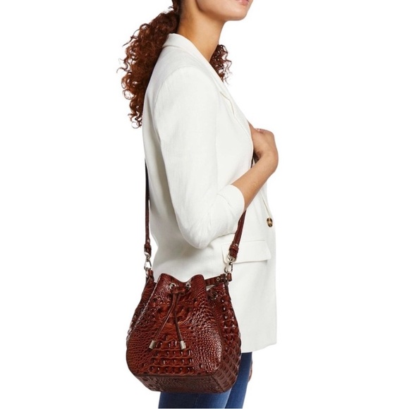 Brahmin Melinda Leather Croc-Embossed Crossbody Bucket Bag Pecan Melbourne NWT - Picture 2 of 15